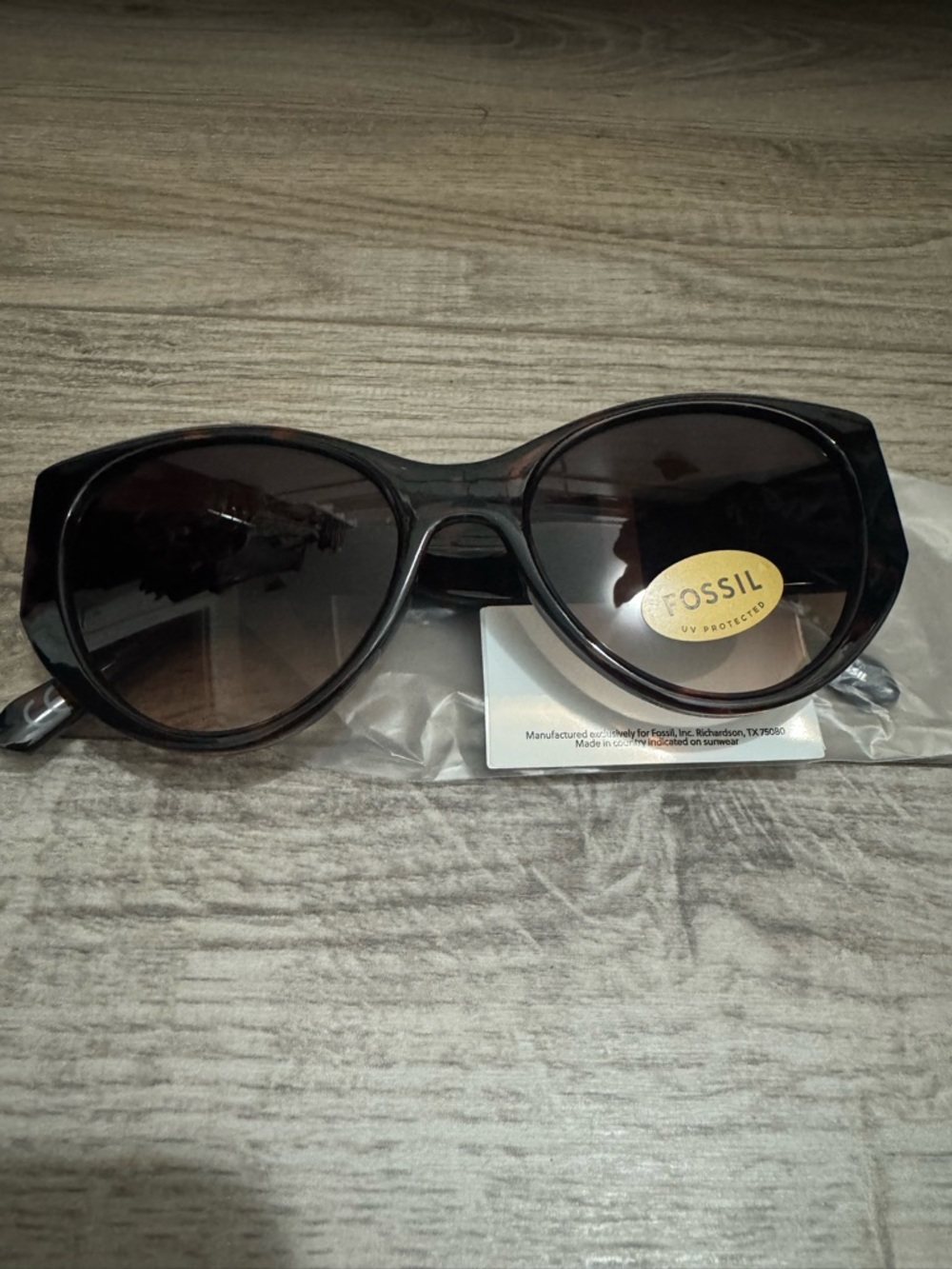 Fossil Tortoise Cat Eye Sunglasses Style X82663 UV Protected NWT - Picture 3 of 8